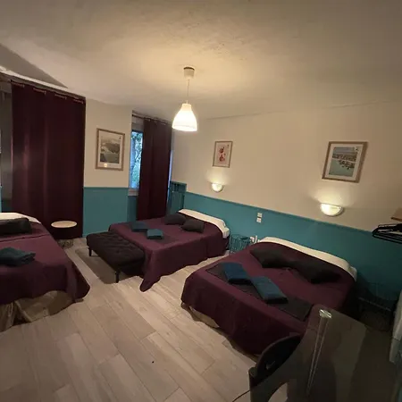 Готель Hotel Central