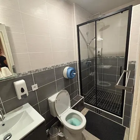 Hotel Central Готель Каркассонн
