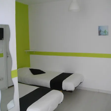 Готель Hotel Central Каркассонн
