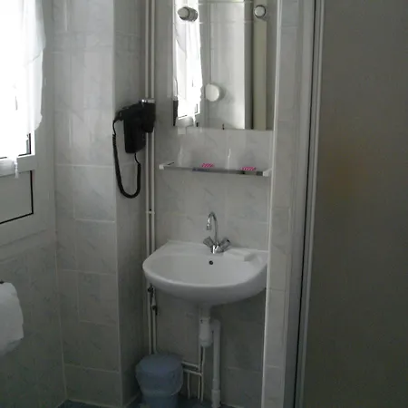 Hôtel Central Hotel 2*