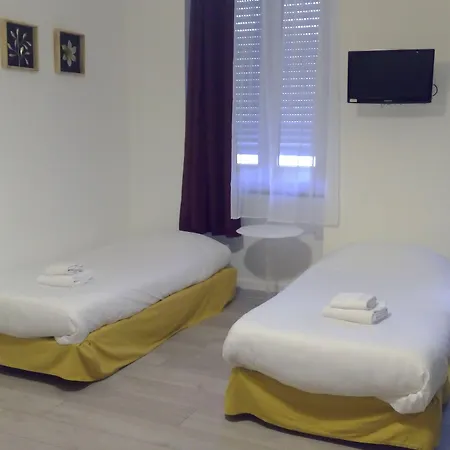 Готель Hotel Central 2*