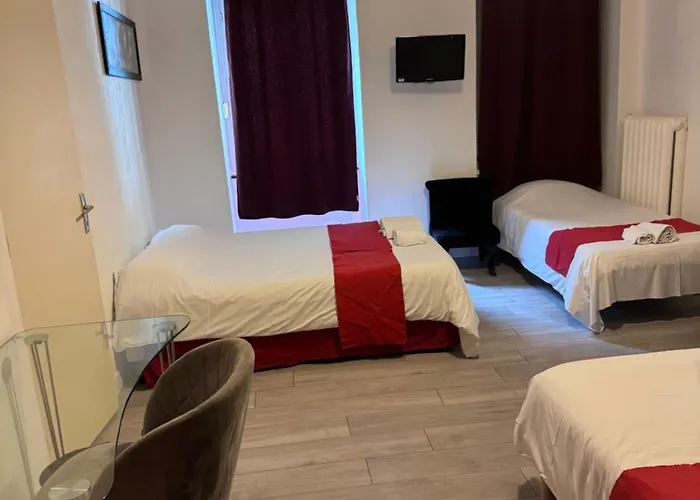 Отель Hotel Central 2*