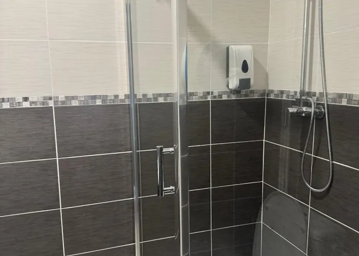 Hotel Central Отель 2*