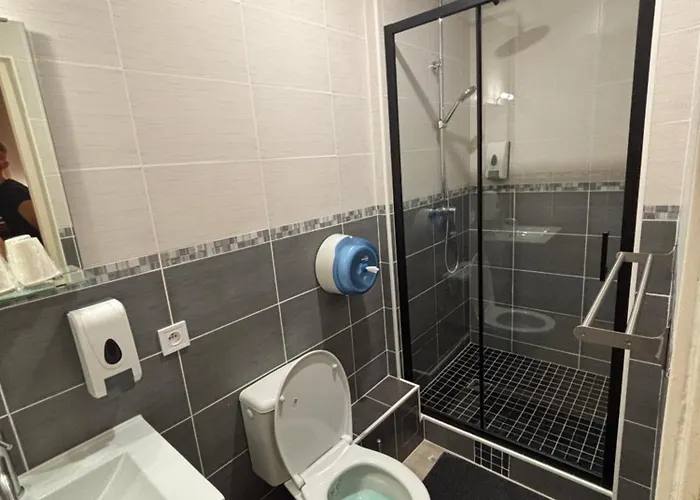 Hotel Central Готель Каркассонн