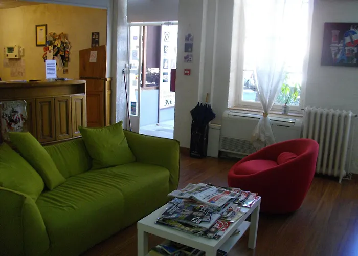 Готель Hotel Central Каркассонн