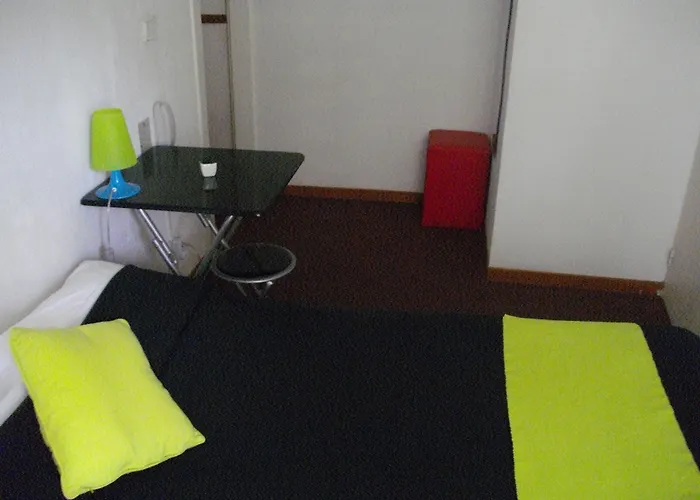 Отель Hotel Central Каркассон