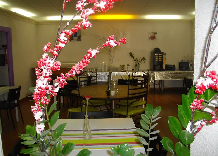 Отель Hotel Central Каркассон