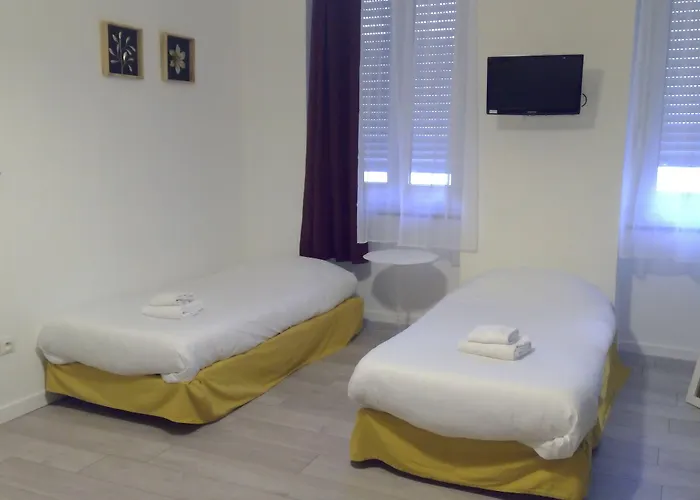 Готель Hotel Central 2*