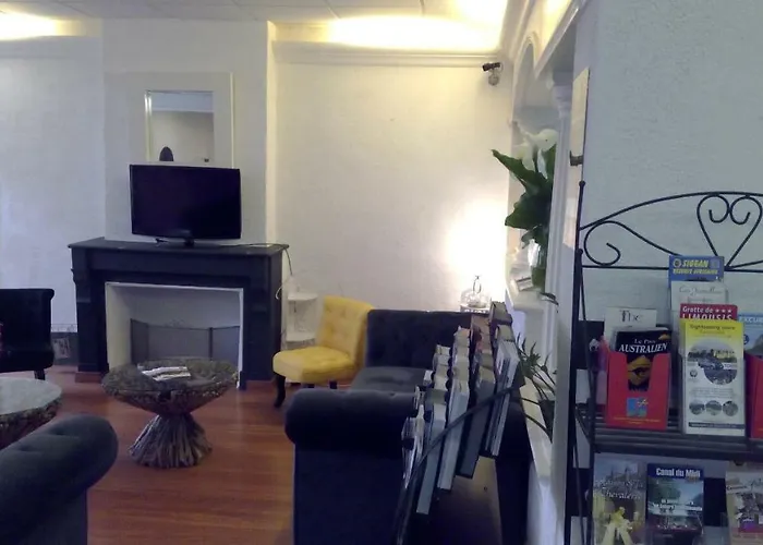 Отель Hotel Central