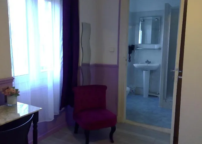 Отель Hotel Central 2*